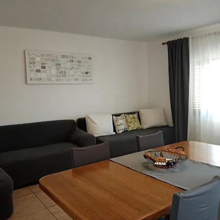 Apartment Marina Lopar