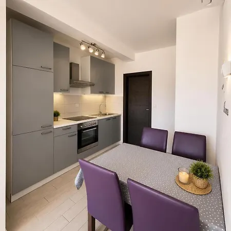 Marina Apartament *
