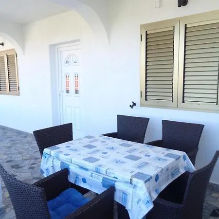 Apartment Marina Lopar