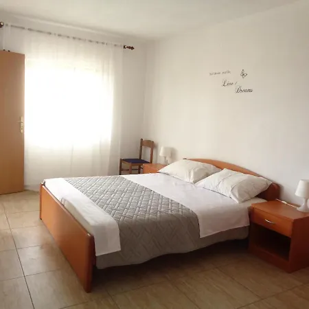 Apartment Marina Lopar