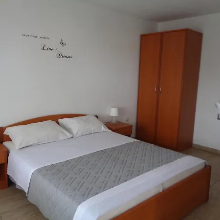 Apartment Marina Lopar